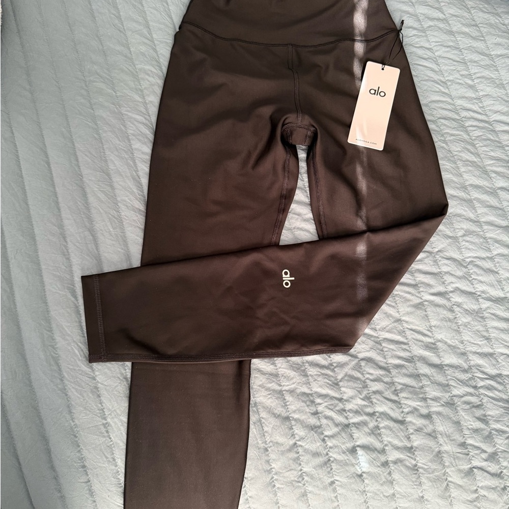 ALO Yoga High-Rise Leggings in Dark Brown